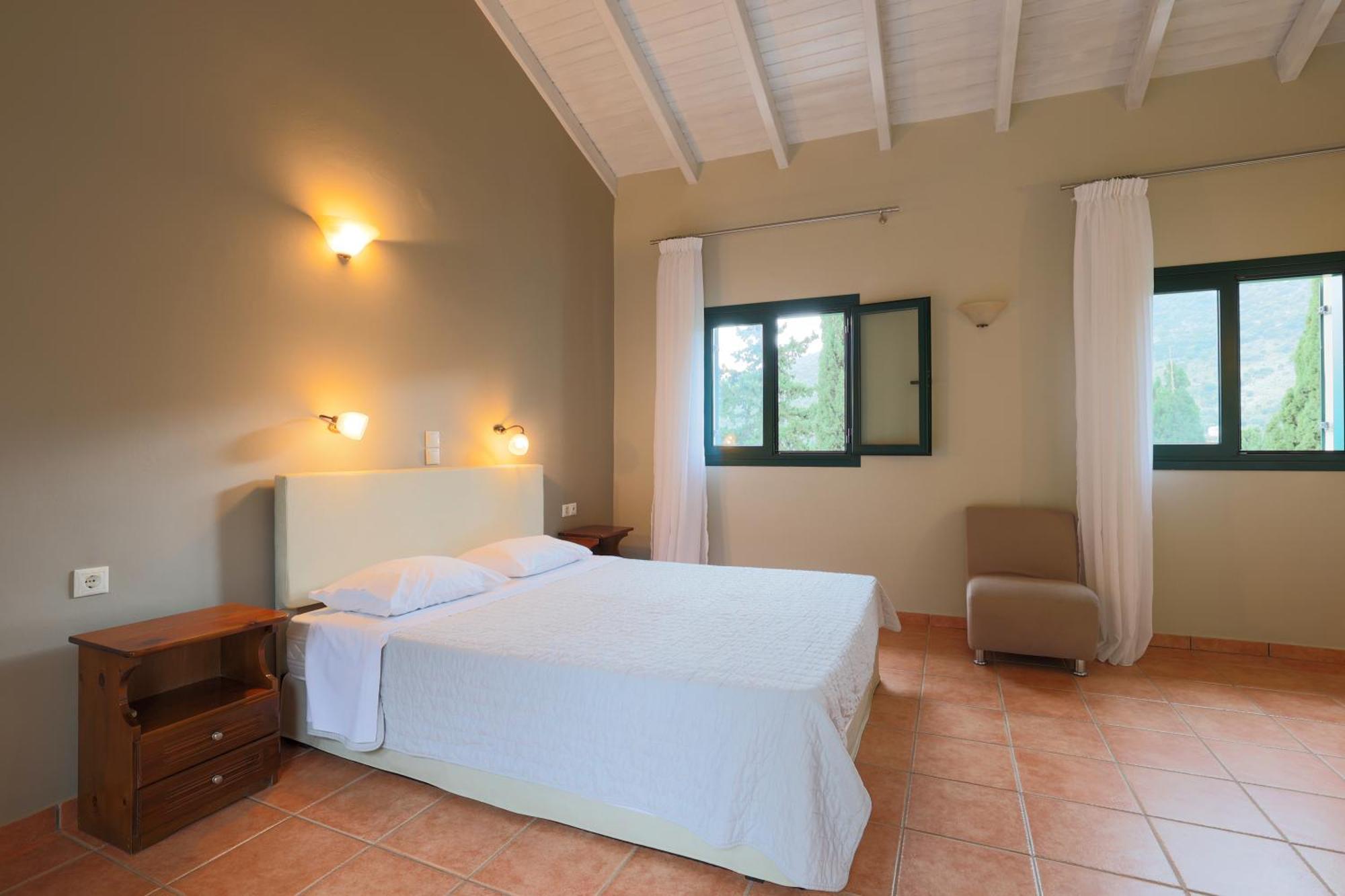 Vivi'S Apartments Agia Efimia Luaran gambar